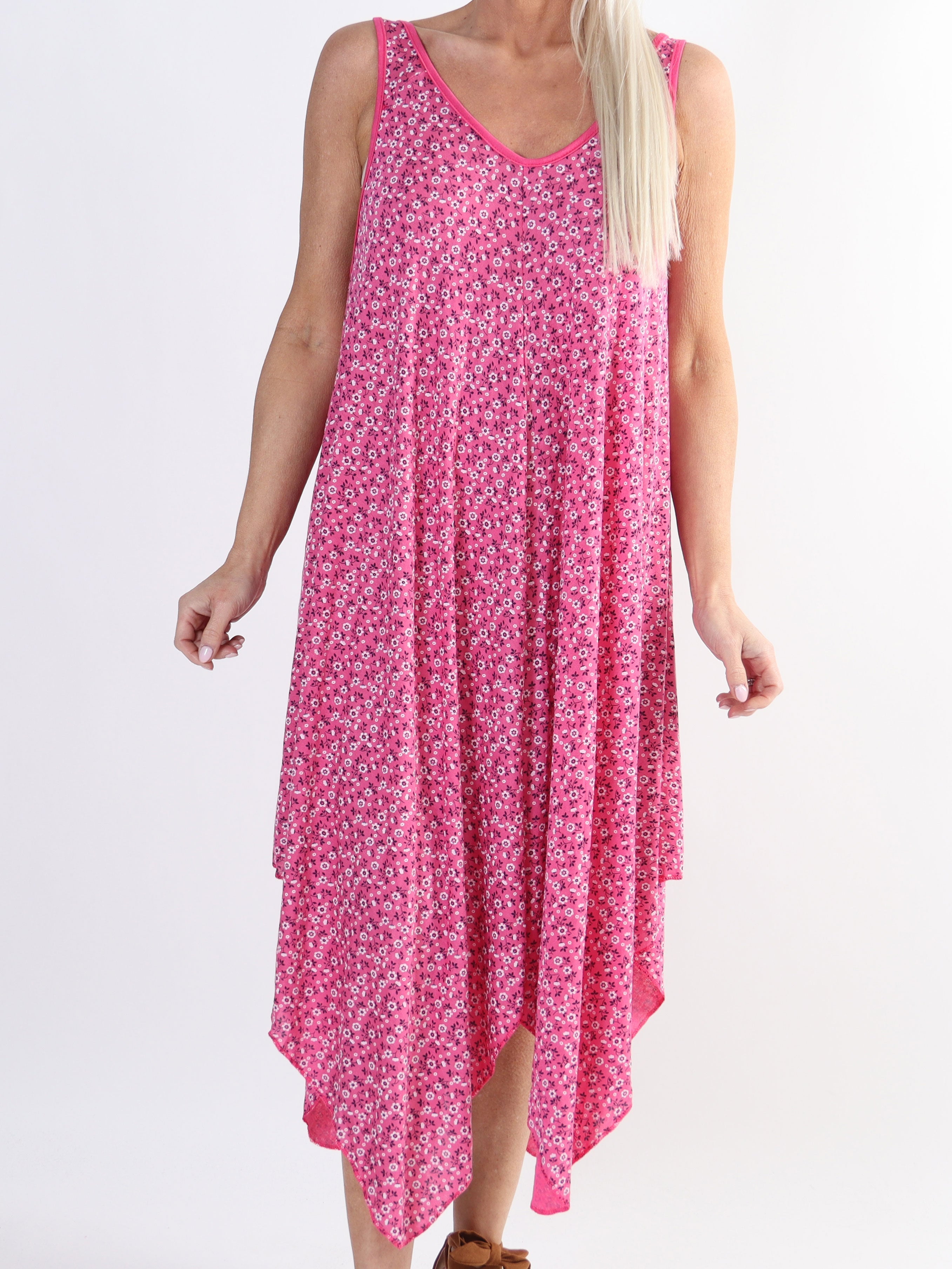 Veronica Small Flower - Klänning med blommönster och breda axelband i plusstorlek